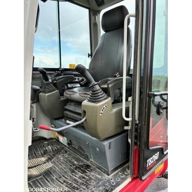 2017 TAKEUCHI TB 260-46588410