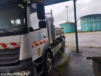 2016-mercedes-benz-atego-1442346-46588429