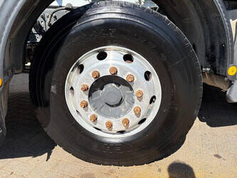 2010-renault-premium-410-1442357-46588590