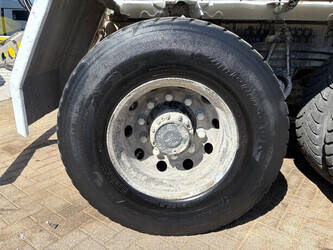 2010-renault-premium-410-1442357-46588596