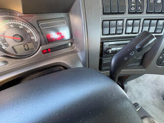 2010-renault-premium-410-1442357-46588608