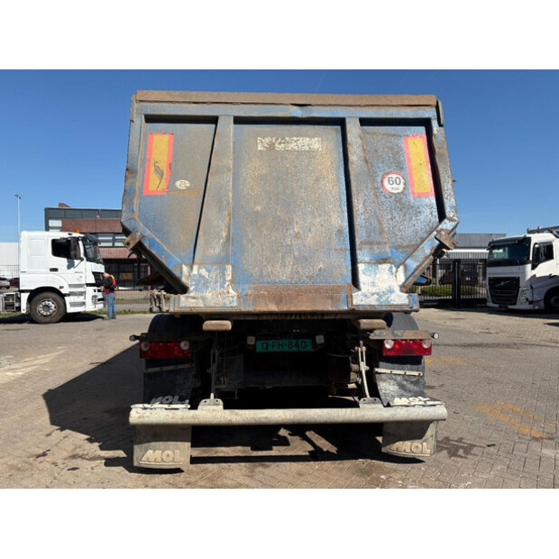 2011 MOL SAF-46588679