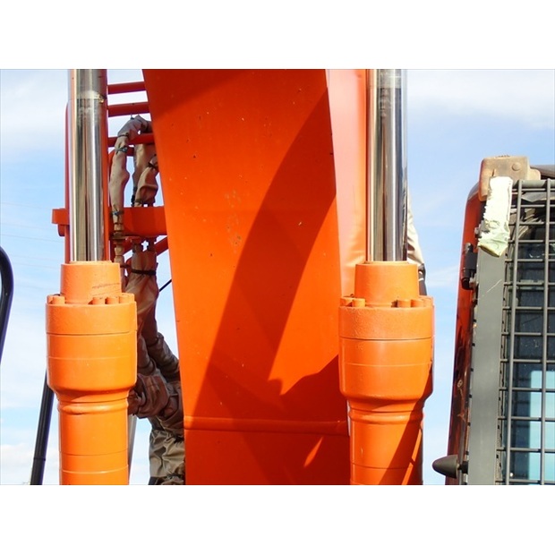 2020 Hitachi ZX135US-6-46588861