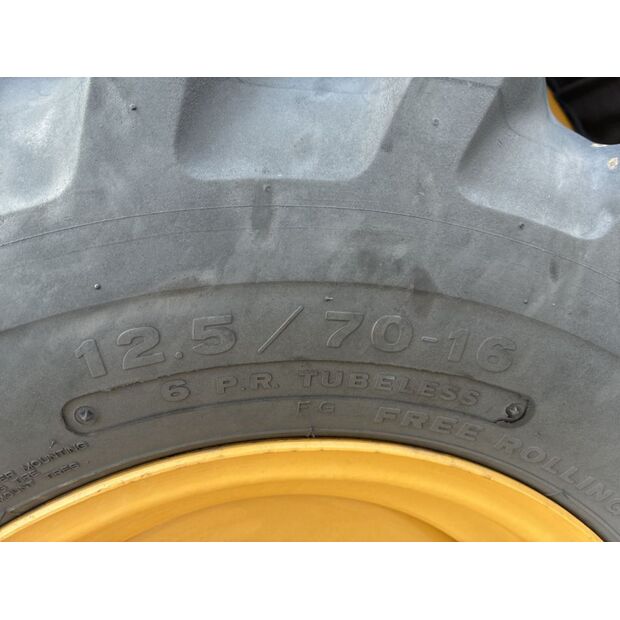 2016 كاتربيلر 901C2-46588912