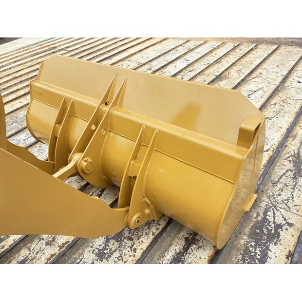 2016 كاتربيلر 901C2-46588916