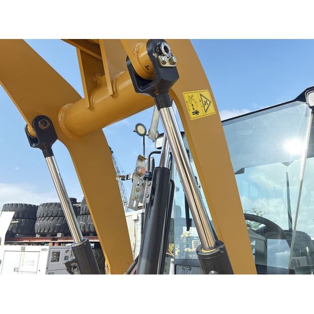 2016 كاتربيلر 901C2-46588919