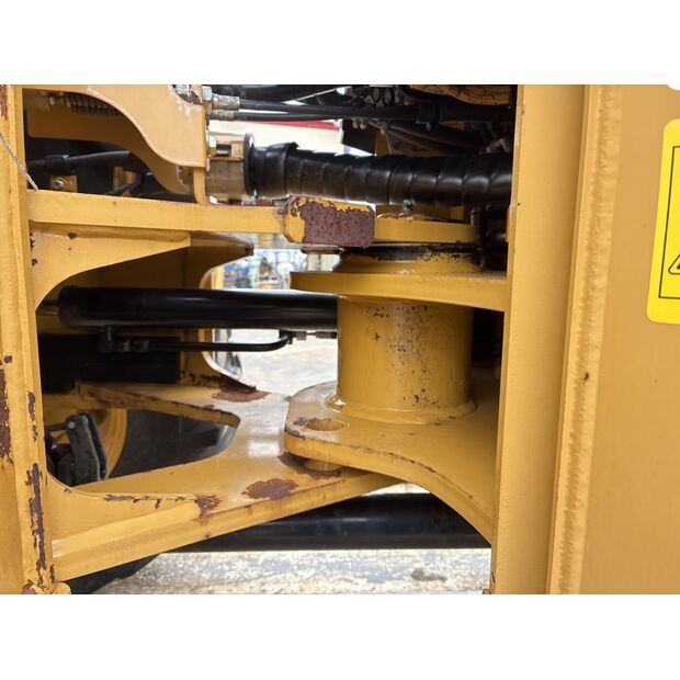 2016 كاتربيلر 901C2-46588923