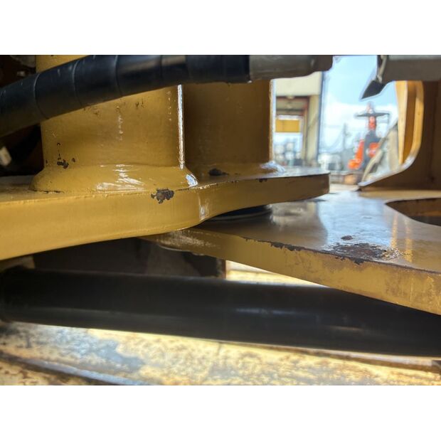 2016 كاتربيلر 901C2-46588925