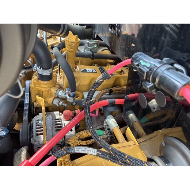 2016 كاتربيلر 901C2-46588928