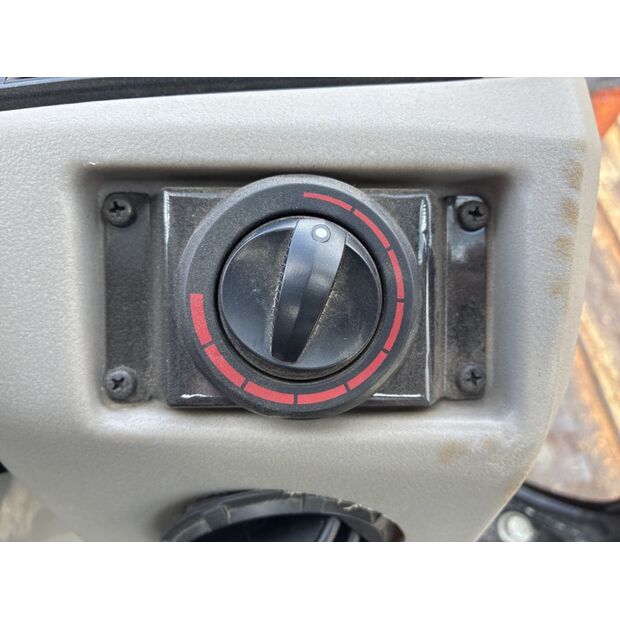 2016 كاتربيلر 901C2-46588935