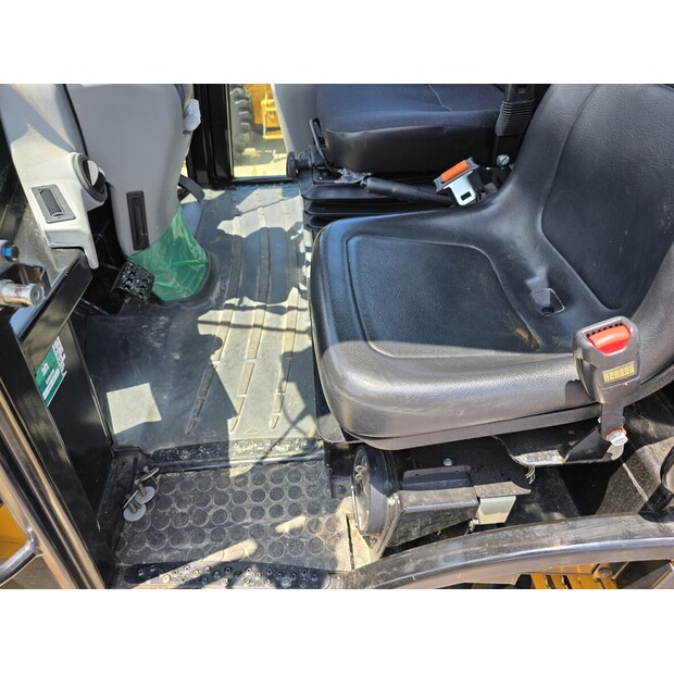 2018 Caterpillar 910M-46588985