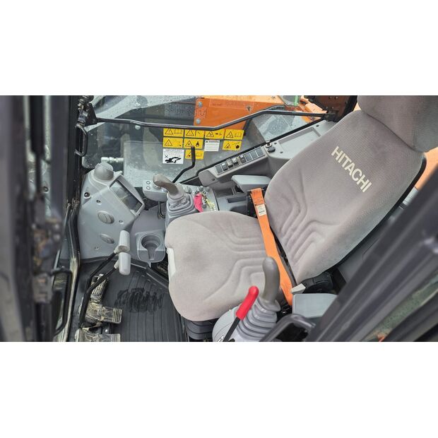 2022 Hitachi ZX85-46589086