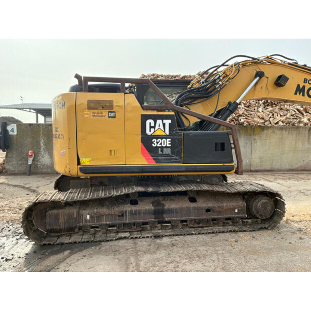 2015 كاتربيلر 320ELLR-46589311