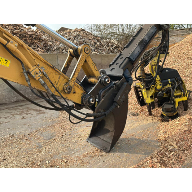 2015 كاتربيلر 320ELLR-46589316