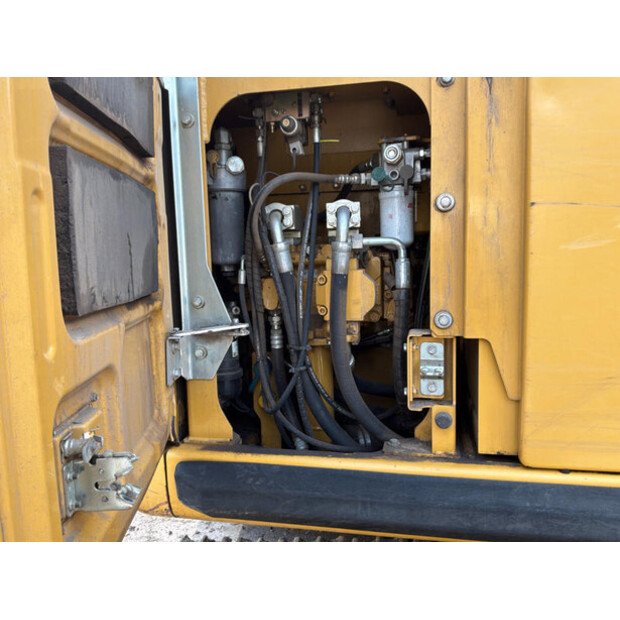 2015 كاتربيلر 320ELLR-46589335