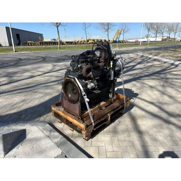 2015 CUMMINS qsb6.7-46589377