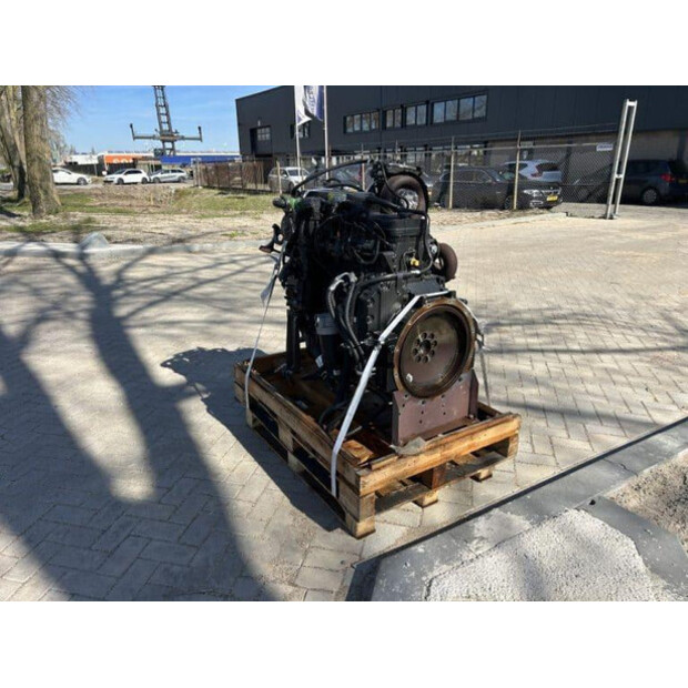 2015 CUMMINS qsb6.7-46589380