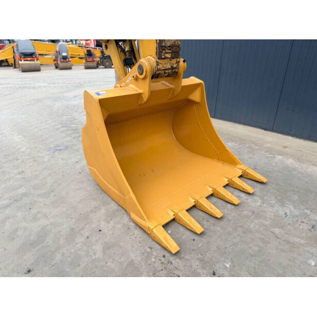 2018 Caterpillar 323-46590775