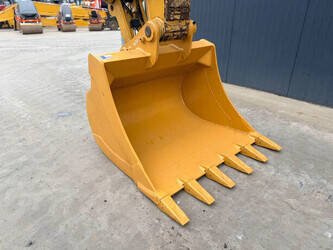 2018-caterpillar-323-1442538-46590775