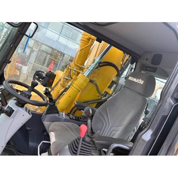 2024 Komatsu 11-46596256