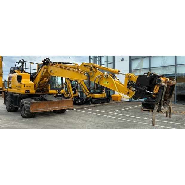 2024 Komatsu 11-46596263