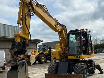 2024-komatsu-11-46596274