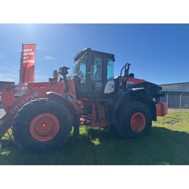 Hitachi ZW250-6-46599285