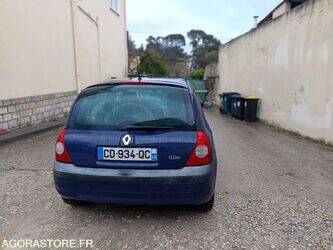 2004-renault-clio-1442730-46606284