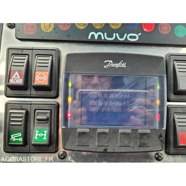 2017 Holder M3000-46606545