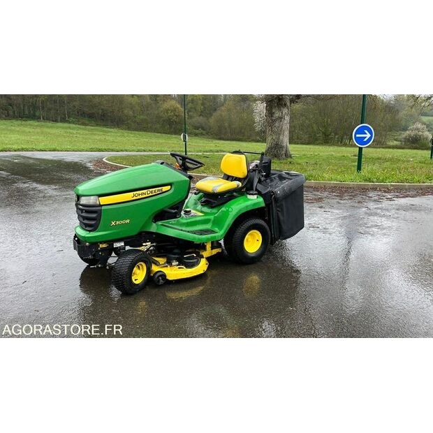 JOHN DEERE X300R-46606661