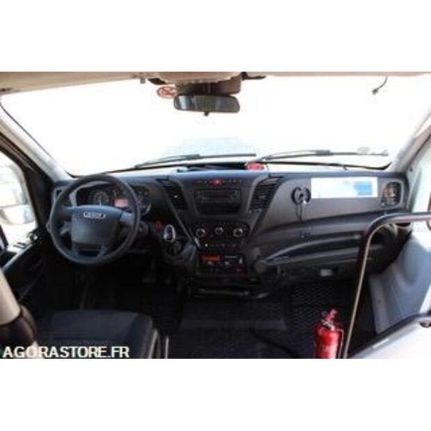 2017 Iveco 65C18-46606718