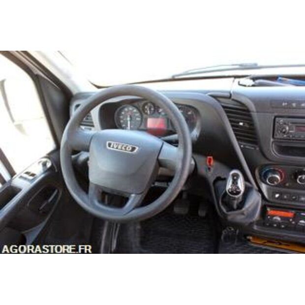 2017 Iveco 65C18-46606719