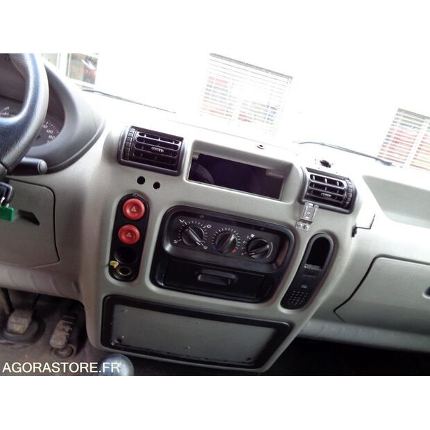 2002 Renault Master-46606805