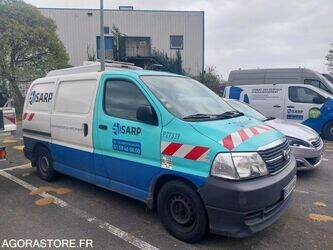 2010-toyota-hi-ace-1442776-46606862