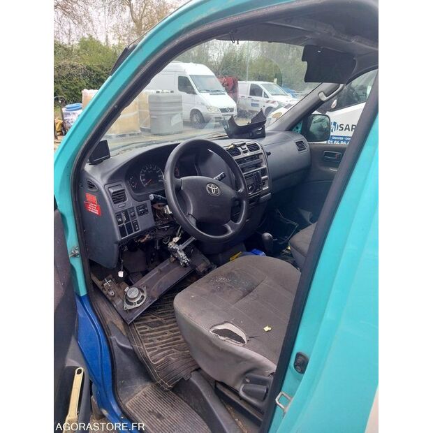 2010 تويوتا Hi-Ace-46606867