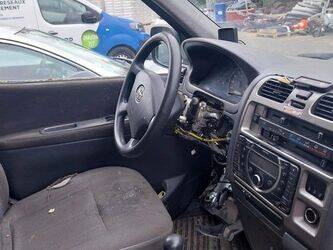 2010-toyota-hi-ace-1442776-46606868