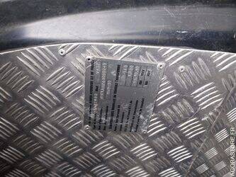 2010-toyota-hi-ace-1442776-46606871