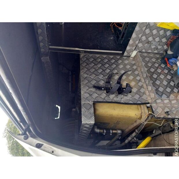 2010 تويوتا Hi-Ace-46606872