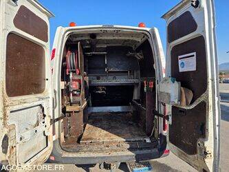 2014-renault-master-1442778-46606882