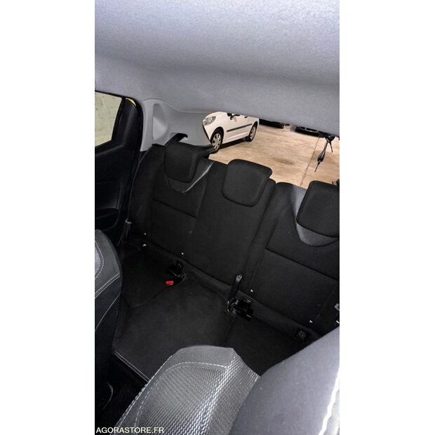 2013 Renault Clio-46607043