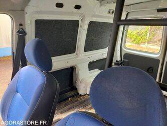 2002-peugeot-partner-1442794-46607060