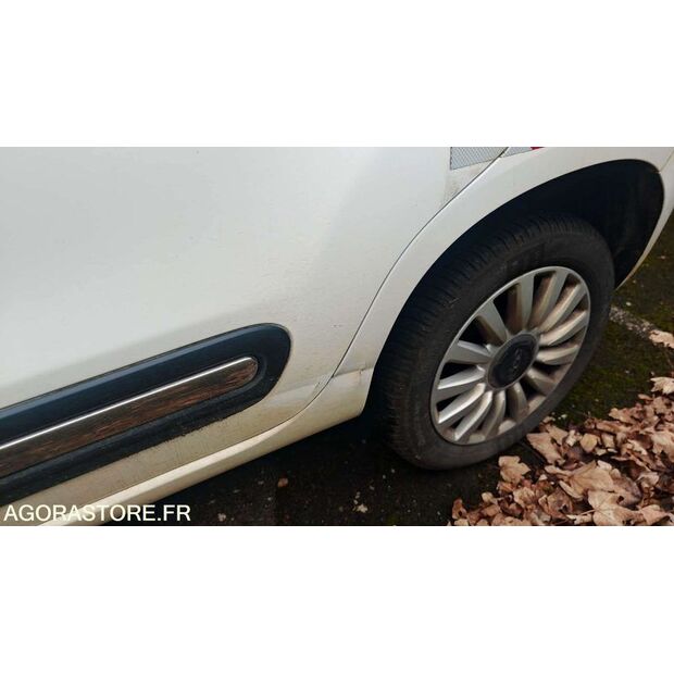 2016 Fiat 500-46607106