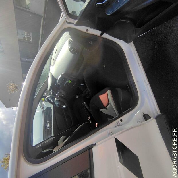 2014 Renault Clio-46607142