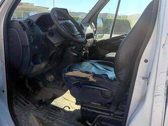 2011-renault-master-1442802-46607165