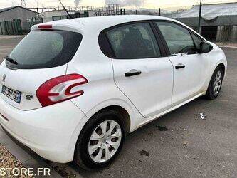 2015-peugeot-208-1442805-46607188