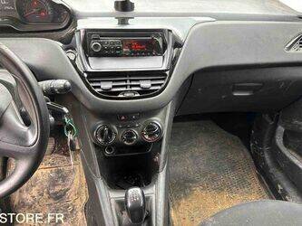 2015-peugeot-208-1442805-46607190