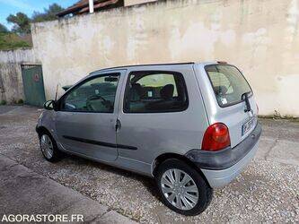 2004-renault-twingo-1442806-46607205