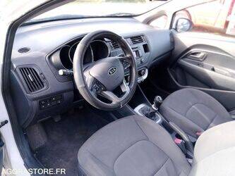 2012-kia-rio-1442807-46607223