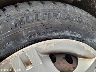 2013-renault-twingo-1442810-46607303