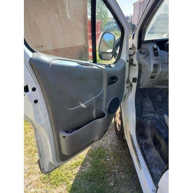 2013 رينو Trafic-46607381